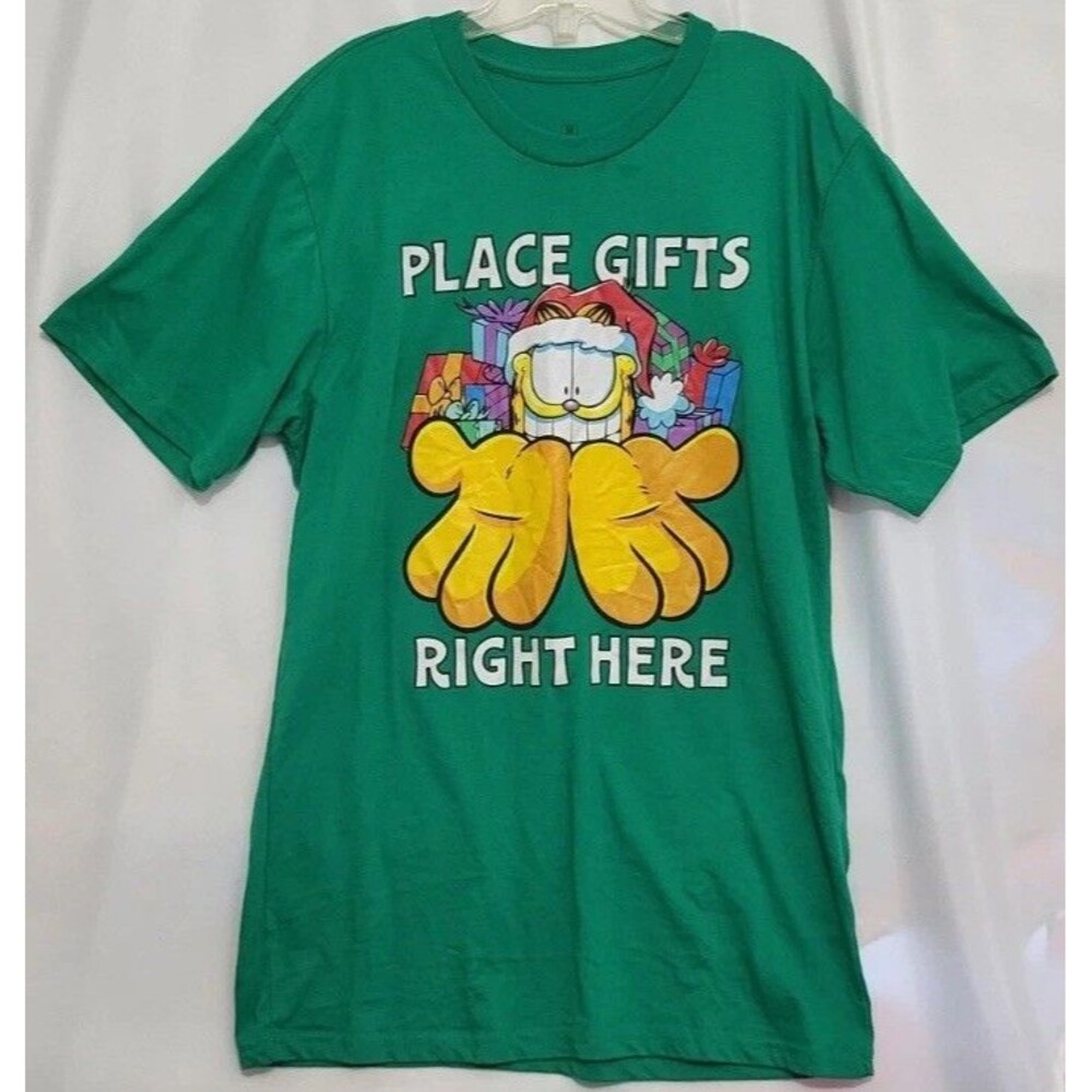 Garfield Christmas Adult M Unisex Green Place Gifts Right Here Shirt 2022